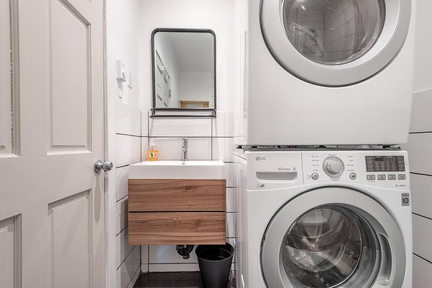 Apartment 5-star Prime Location - Bright Montreal